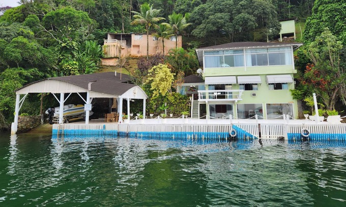 Pontal House | Angra dos Reis Island / Speedboat