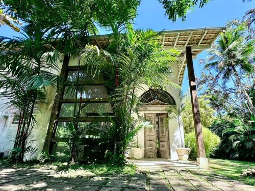 Vila Velha House | Discover Mansao Angra Pe na Areia with Oceanfront Bliss