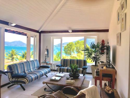 Marinas House | Discover Angra Praia do Café: Pet-Friendly Retreat with Pool