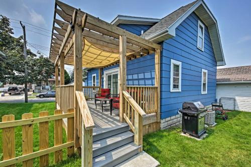 Two Rivers House | Experience Anias Retreat: Walk to Lake Michigan & Enjoy Views