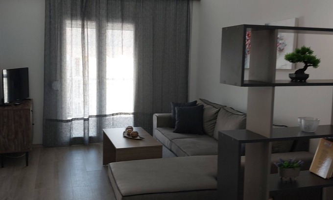 Thessaloniki City Centre Apartment | Cozy AniBo Studios & Apartments: Centrally Located Retreat