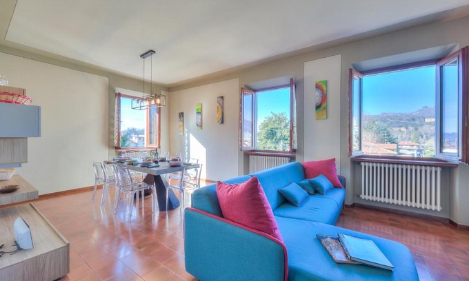Gemonio House | Discover Anita Lake Fitness Retreat - Family & Pet Friendly