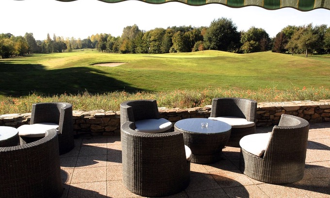 Champigne Hotel | Delightful Anjou Golf et Country Club with Family Amenities