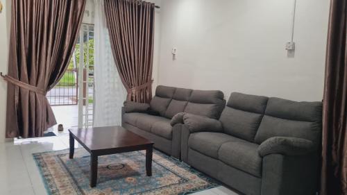 Sepang House | Family-Friendly Anjung KLIA House 01 with Netflix Access