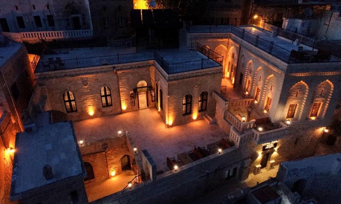 Artuklu Hotel | Experience Ankahan Konağı: Pet-Friendly & Eco-Conscious Retreat
