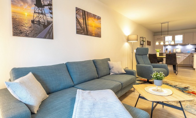 Dorumer Neufeld Apartment | Discover Ankerpunkt Südost: Garden Retreat with Sauna