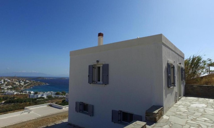 Azolimnos House | Family-Friendly Retreat at Anna - 4-Star Guest Rated Hotel