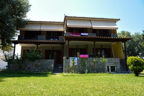 Ormos Panagias Apartment | Ideal Anna Pousi Studios & Apartment: Perfect for Families