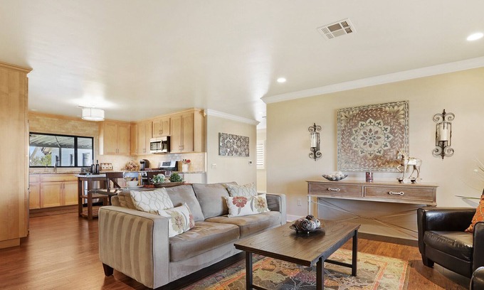 Lodi House | Dream Vineyard Getaway: Annadan Suites Rated 9.8/10