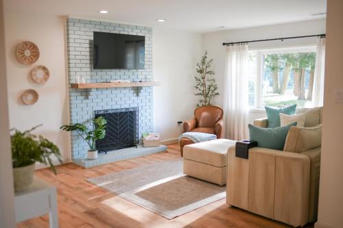Annapolis Villa | Waterfront Getaway in Annapolis with Private Pier & Beach
