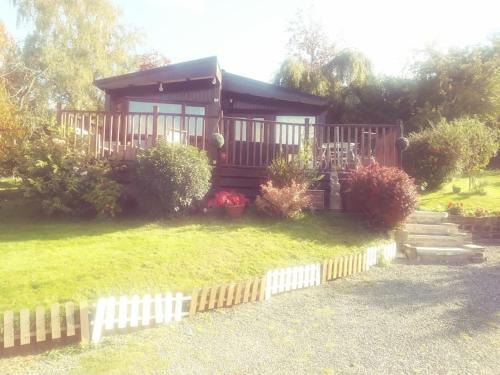 Builth Wells Ski Chalet | Discover Anne's Lodge Caerberis: Pet-Friendly Retreat