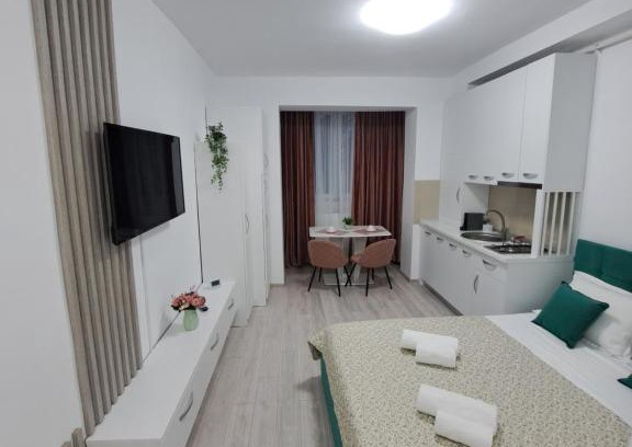 Onesti Apartment | Budget-Friendly Anne Studio with Top-Rated Guest Reviews