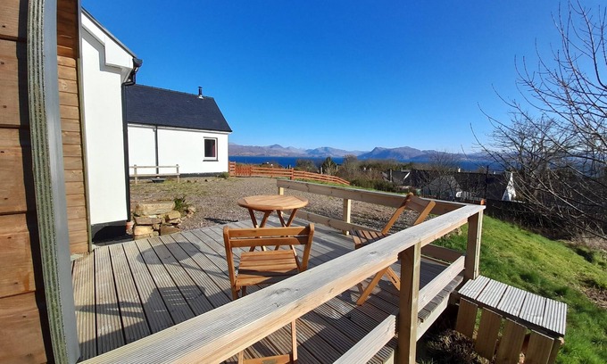 Ardvasar House | Top-Rated Anneth Glamping Pod with Family-Friendly Amenities