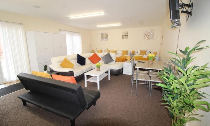 Rotherham Apartment | Family-Friendly Retreat at Annex at 29B St Ann's