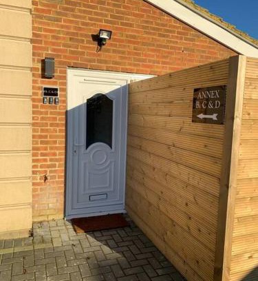 Beddington South Apartment | Cozy Annex B Studio Flat in Central London - 8.8/10 Rated