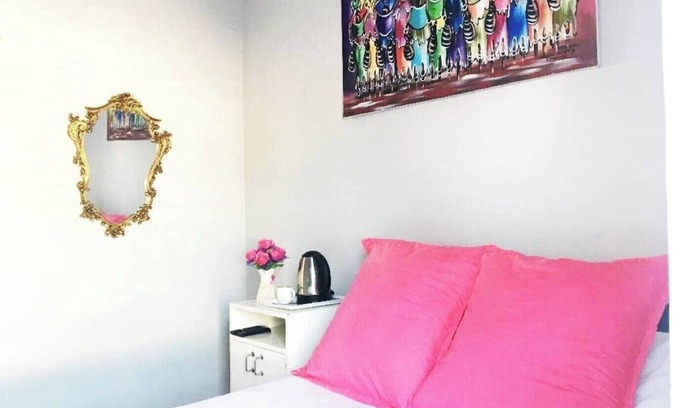 Cape Town Cabin | Comfortable Stay at Annex Lodge - Suite 7 with Breakfast