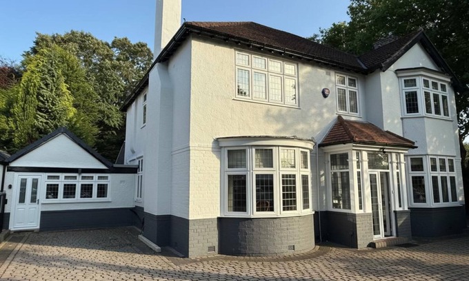 Liverpool Apartment | Annex Studio - Sleeps 2, High-Speed Wifi & Parking