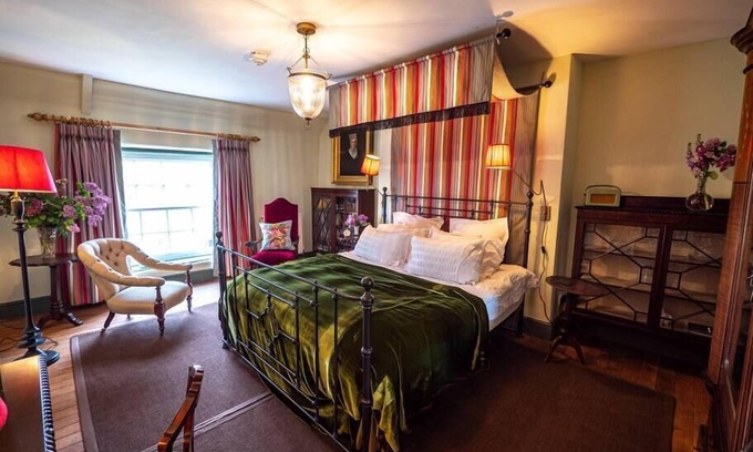 Scunthorpe Other | Cozy Annex Suite: Perfect for Couples with Hot Tub & Kitchen