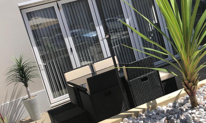 Johnston Apartment | Premier Annexe@No8: Family-Friendly with 9.8 Guest Rating