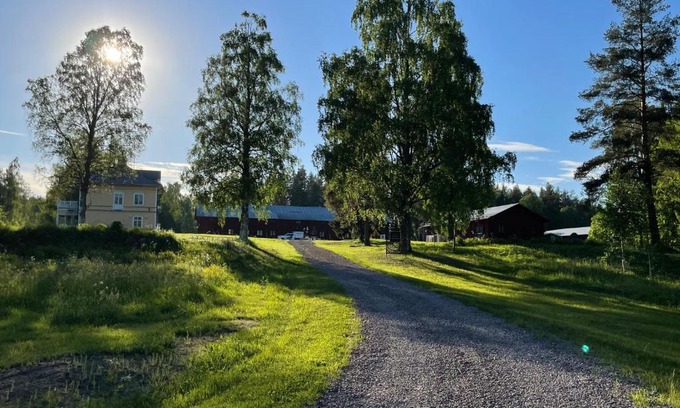 Sjulsmark House | Cozy Annexet at Rosfors Bruksherrgård with Hot Tub & Breakfast