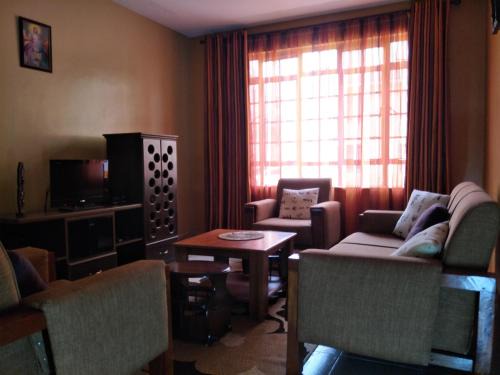 Mlolongo House | Discover Annie's House: Perfect for Families with Breakfast