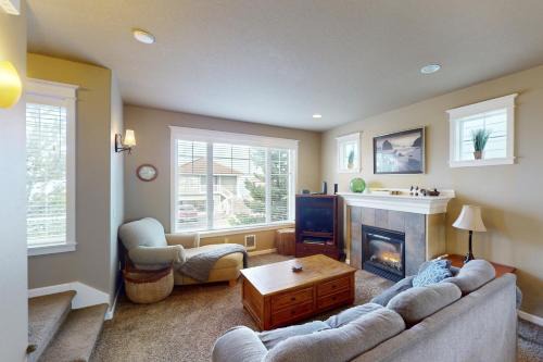 Oceanside House | Beachside Bliss at Annie's Oceanside Family Retreat