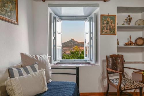 Chora House | Discover Anoi Traditional House Patmos: Family-Friendly Stay