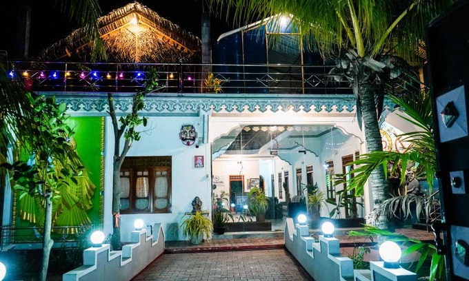 Trincomalee Hotel | Discover Anoo Garden Villa: Family-Friendly Retreat with Hot Tub