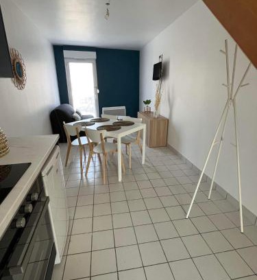Ver-sur-Mer Apartment | Discover Anselme: Pet-Friendly Duplex Near the Sea