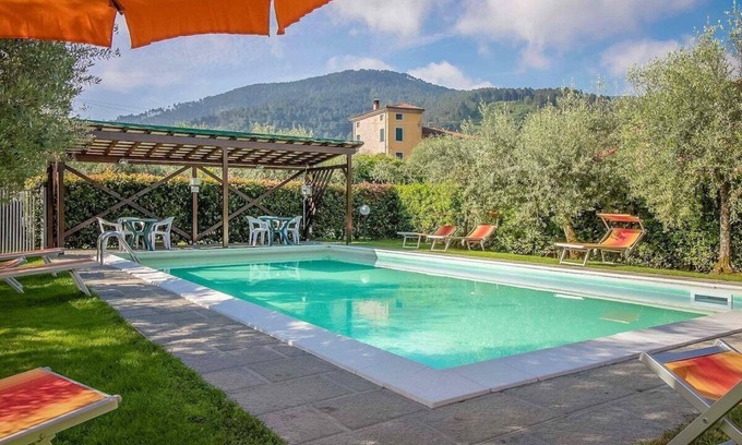 Cascine-La Croce Apartment | Discover Anseneta: Apartment with Pool & Free WiFi, 9.8 Rated