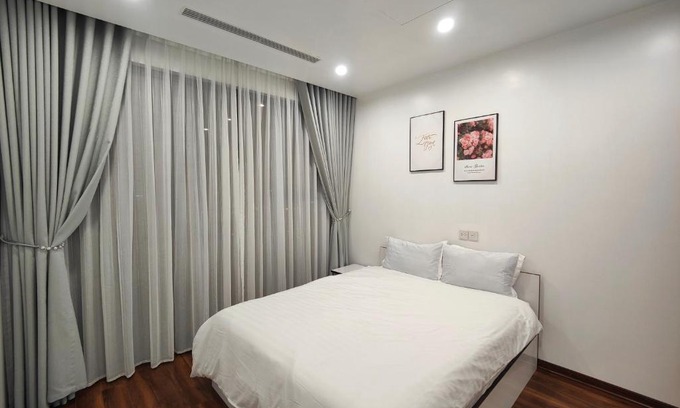 Tu Liem Apartment | Pet-Friendly Anstay City View with Private Pool Amenities