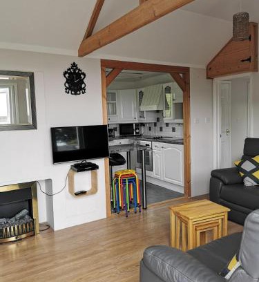Bembridge Ski Chalet | Family-Friendly Getaway at Anstey Cove - Rated 9.3/10