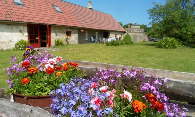 Rahtla House | Pet-Friendly Ansumardi Farmstay: Family Comfort Awaits