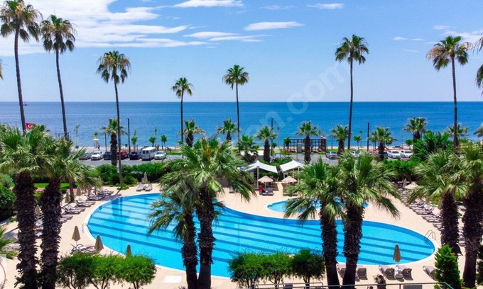 Konyaalti Condo | Relax at Antalya Konyaalti Beach with Pool & Ocean View