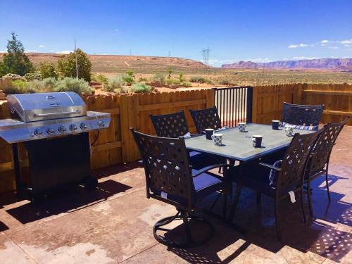 Page House | Perfect Getaway at Antelope Canyon House for Couples