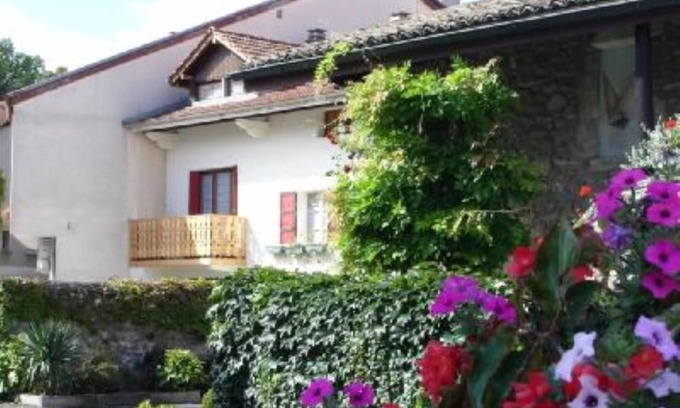 Anthy-sur-Leman House | Family-Friendly Anthy Sur Leman: Pet-Friendly & Pool Access