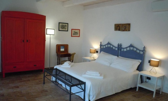Monchiero House | Exceptional Antica Cascina Pilo: Family-Friendly Retreat