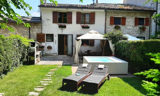 Negrar House | Eco-Friendly Antica Corte Panego with Oceanfront Pool