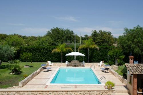 Rosolini Apartment | Top-Rated Antica Dimora Arancio: Pool & Ocean View