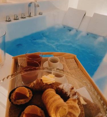Lizzano House | Oceanfront Antica Dimora: Guest Rated 9.8 with Spa & Hot Tub