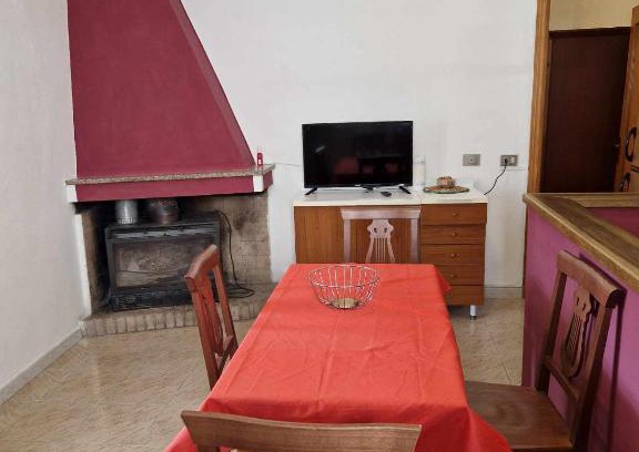 Scano di Montiferro House | Cozy Antica Dimora: Pet & Child Friendly Getaway
