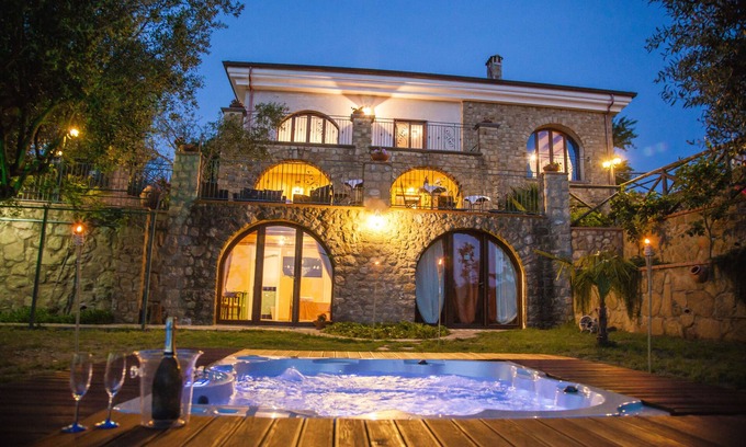 Palinuro Bed & Breakfast | Inviting Antica Dimora Palinuro: Family-Friendly Getaway