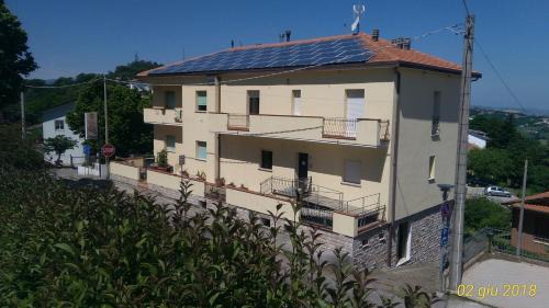 Gemmano House | Discover Antica Gemma: Family-Friendly Retreat with Hot Tub