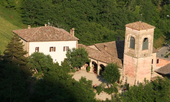 Zocca Bed & Breakfast | Pet-Friendly Antica Locanda La Canonica with Breakfast Included