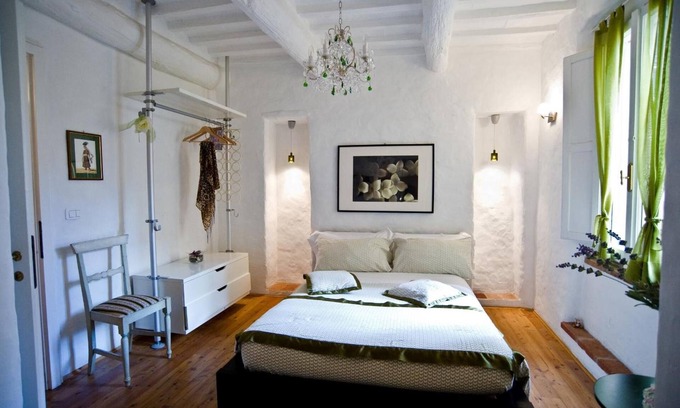 Arezzo Bed & Breakfast | Discover Antiche Mura: Guest Rated 9.6 with Family Amenities