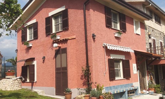 Pico Bed & Breakfast | Pet-Friendly Retreat at Antichisaporidicasa Awaits You!