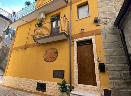Motta Camastra Apartment | Idyllic Antico Borgo Near Gole Alcantara with Ocean View