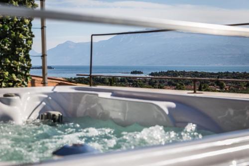 Crociale Bed & Breakfast | Relaxing Antico Borgo B&B with Oceanfront Spa Retreat