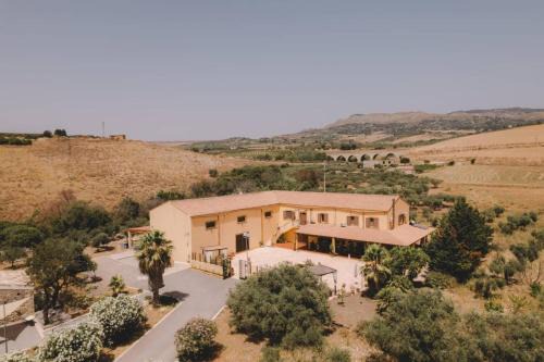Sambuca di Sicilia Bed & Breakfast | Cozy B&B Antico Frantoio: Pet & Child Friendly Retreat