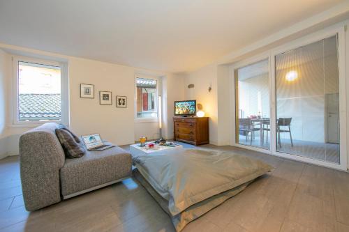 Ponte Tresa Apartment | Top-Rated Antico Municipio - Ideal for Family Getaways